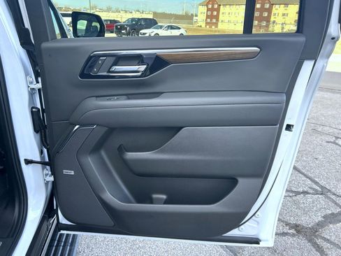 New 2026 Chevrolet Suburban High Country AWD/4WD image 22