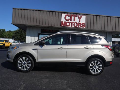 Used 2017 Ford Escape Titanium AWD/4WD image 17