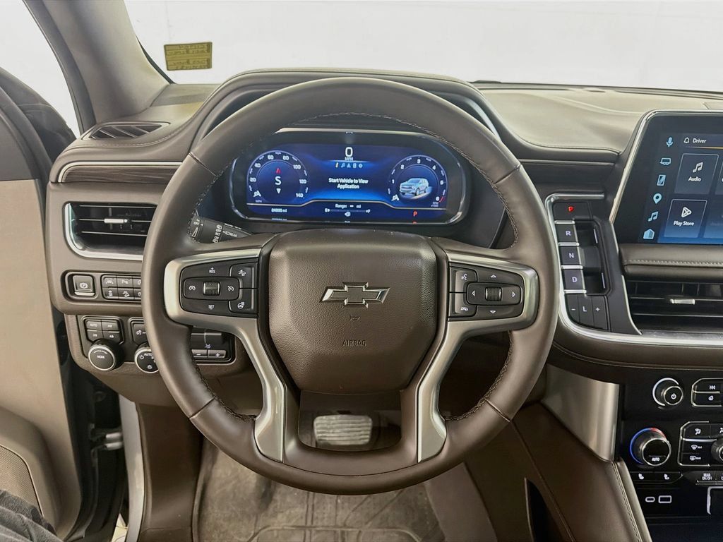Used 2024 Chevrolet Suburban Z71 w/ Luxury Package AWD/4WD image 13