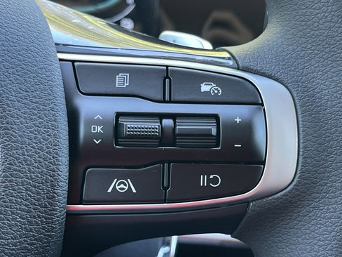 New 2025 Kia Sportage LX image 13