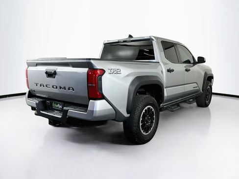 Used 2025 Toyota Tacoma TRD Off-Road AWD/4WD image 9