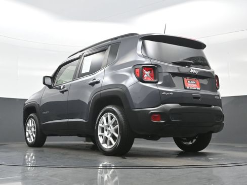 Used 2022 Jeep Renegade Latitude AWD/4WD image 28