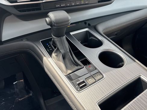 Used 2025 Toyota Sienna LE image 16