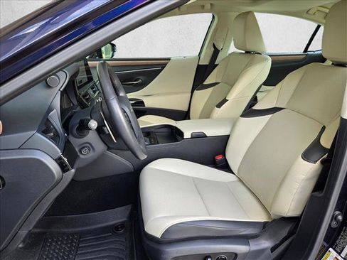 Used 2025 Lexus ES 350 w/ Premium Package FWD image 11