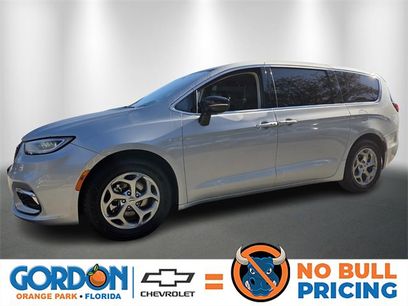Used 2024 Chrysler Pacifica Limited