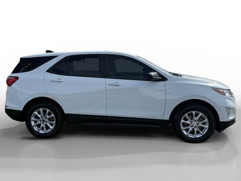 Used 2021 Chevrolet Equinox LS image 6