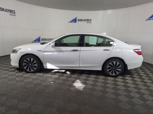 Used 2015 Honda Accord Hybrid Sedan image 2