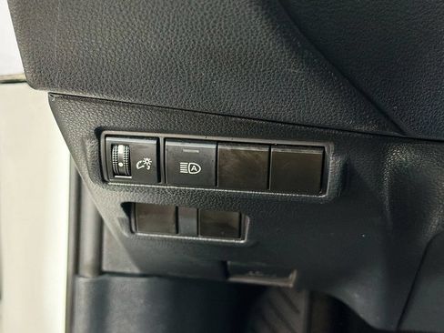 Used 2024 Toyota Corolla Cross LE FWD image 12