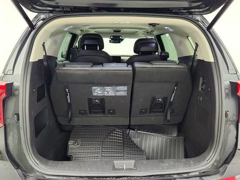 Used 2025 Kia Carnival SX Prestige FWD image 24
