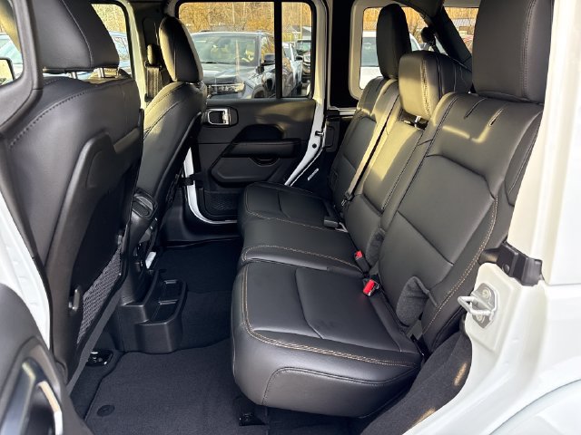 New 2026 Jeep Wrangler Unlimited Sahara AWD/4WD image 13