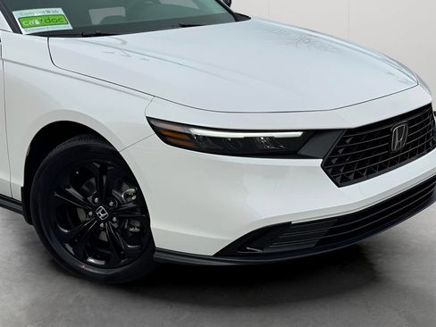 Used 2025 Honda Accord SE image 2