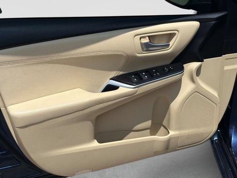 Used 2015 Toyota Camry XLE FWD image 17