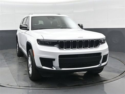 New 2025 Jeep Grand Cherokee L Laredo image 10