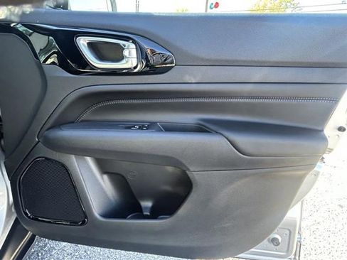 New 2026 Jeep Compass Latitude image 22