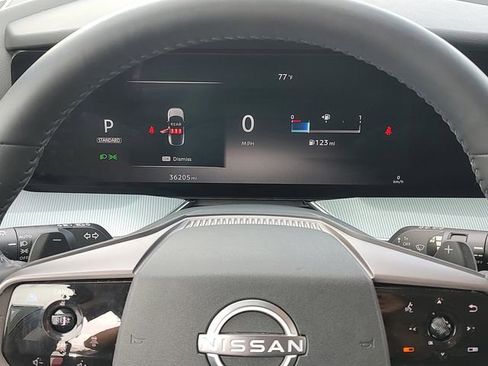 Used 2025 Nissan Murano SL AWD/4WD image 12