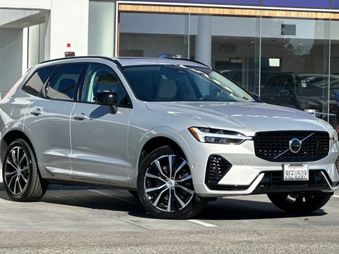 Certified 2023 Volvo XC60 T8 Ultimate image 2