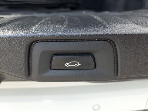 Used 2021 BMW X5 M50i w/ Premium Package image 22