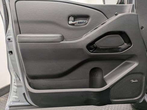 Used 2022 Nissan Frontier PRO-4X w/ Pro-4X Premium Package image 8