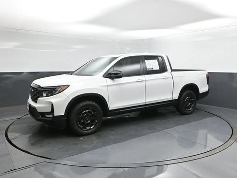 Used 2025 Honda Ridgeline TrailSport+ image 30