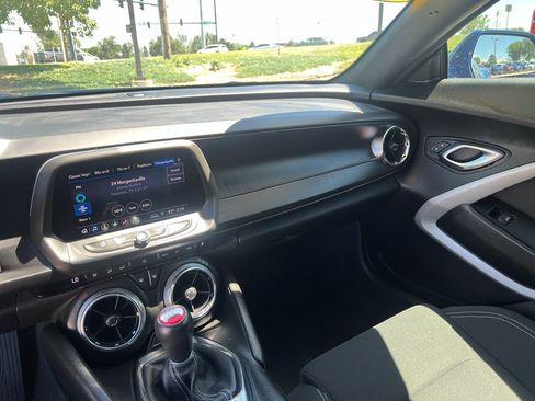 Used 2019 Chevrolet Camaro SS RWD image 10