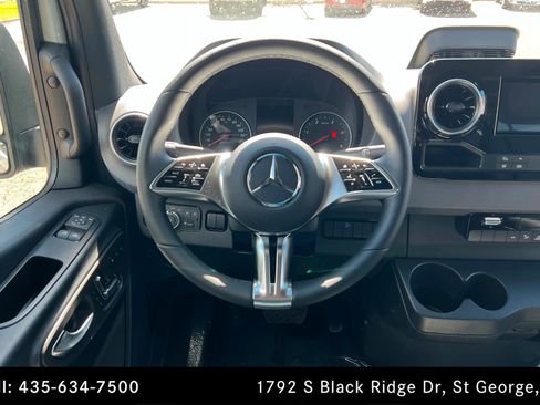Used 2025 Mercedes-Benz Sprinter 2500 image 12