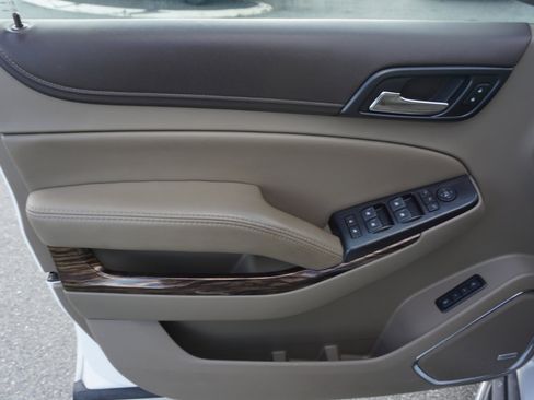 Used 2018 GMC Yukon XL SLT w/ Premium Edition image 22