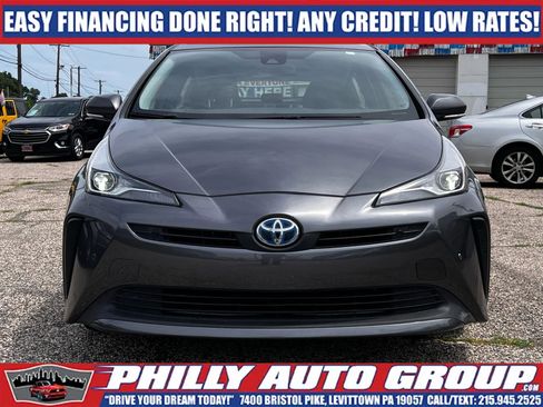 Used 2021 Toyota Prius LE FWD image 2