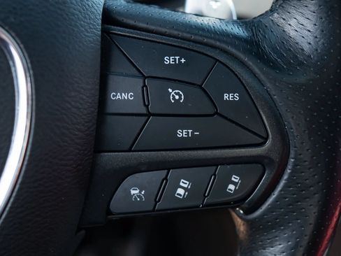 Used 2018 Dodge Durango R/T w/ Technology Group AWD/4WD image 38