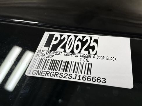 Used 2025 Chevrolet Traverse LT FWD image 32