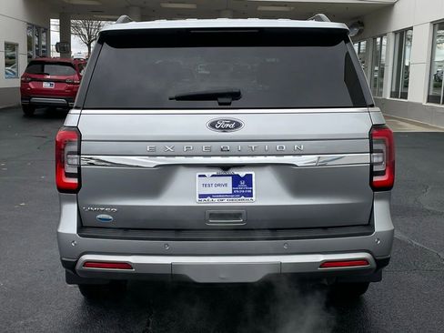 Used 2022 Ford Expedition Limited image 5