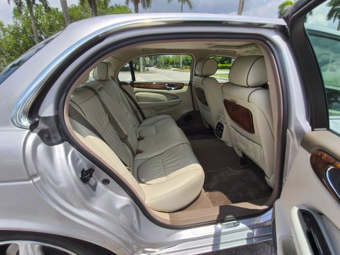 Used 2006 Jaguar XJ Vanden Plas RWD image 37