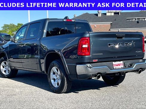 Used 2025 RAM 1500 Big Horn AWD/4WD image 9