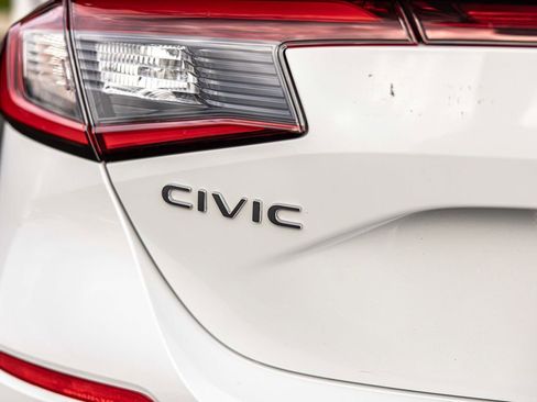 Used 2025 Honda Civic Sport image 15