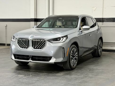 Used 2025 BMW X3 xDrive30 w/ Convenience Package AWD/4WD image 7