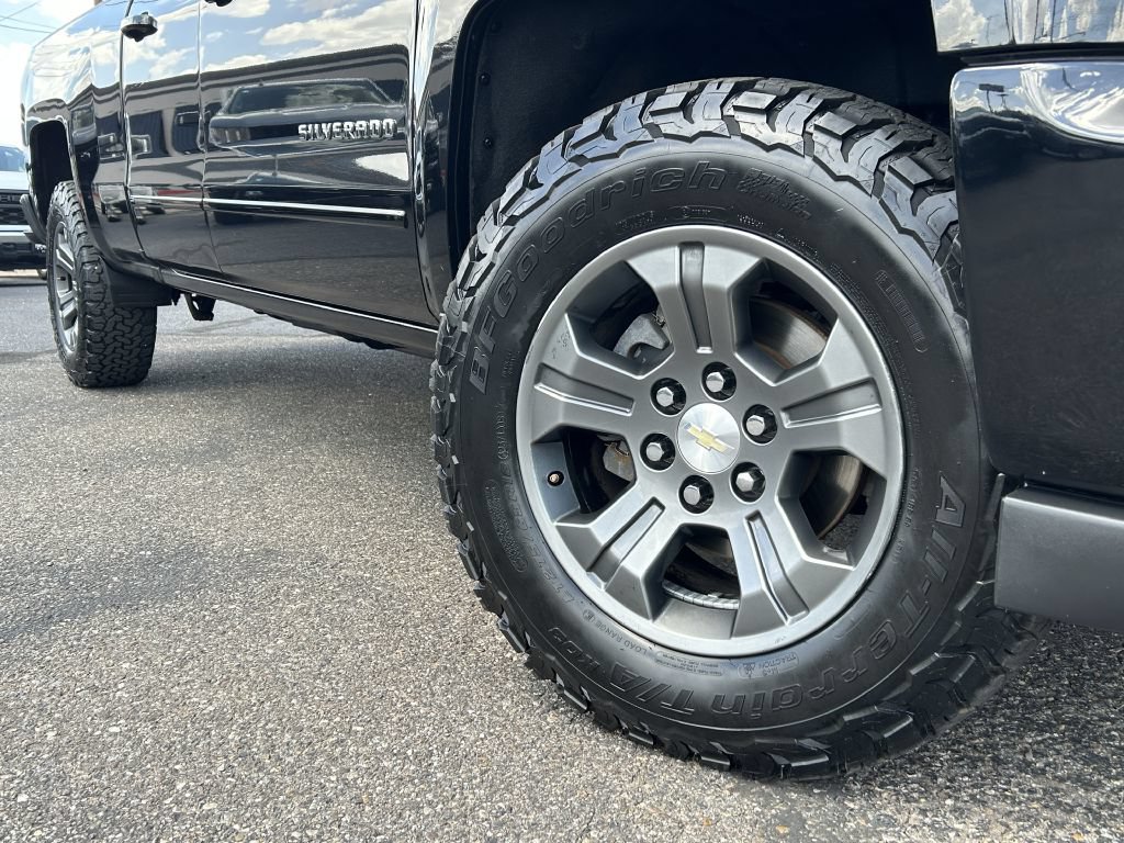 Used 2017 Chevrolet Silverado 1500 LT w/ All Star Edition AWD/4WD image 19