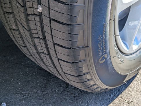 New 2025 Jeep Grand Cherokee L Laredo w/ Luxury Tech Group I image 12