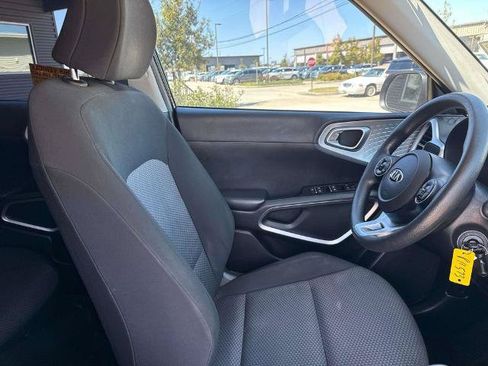 Used 2021 Kia Soul LX FWD image 12