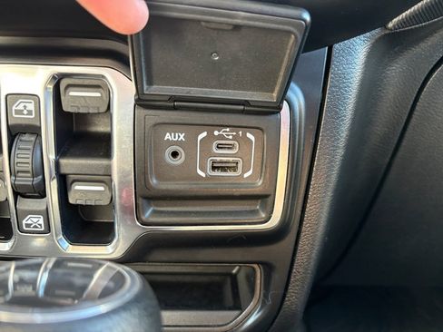 Used 2021 Jeep Gladiator Sport AWD/4WD image 33