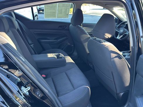 Used 2024 Nissan Altima 2.5 SV image 11