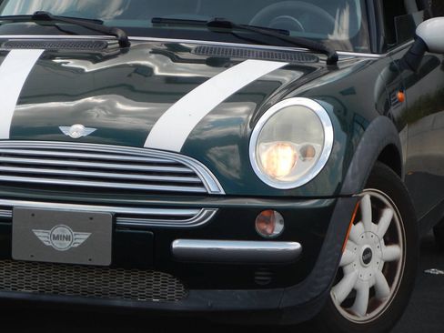 Used 2004 MINI Cooper Hardtop FWD image 5