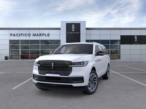 New 2026 Lincoln Navigator L Reserve AWD/4WD image 2