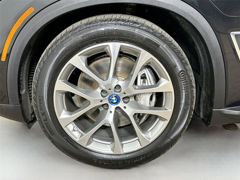 Used 2023 BMW X5 xDrive45e image 32