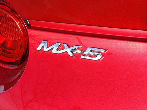 Used 2017 MAZDA MX-5 Miata RF Grand Touring image 30