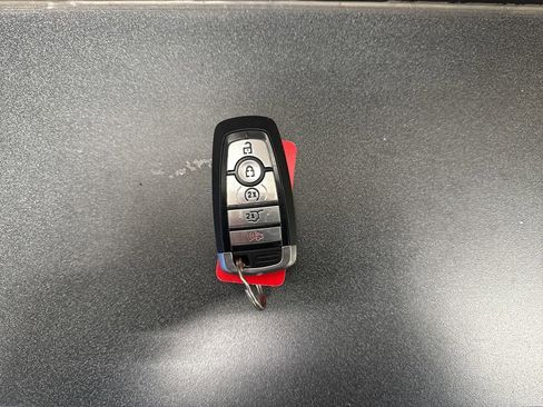 Certified 2022 Ford Explorer XLT w/ Equipment Group 202A image 20