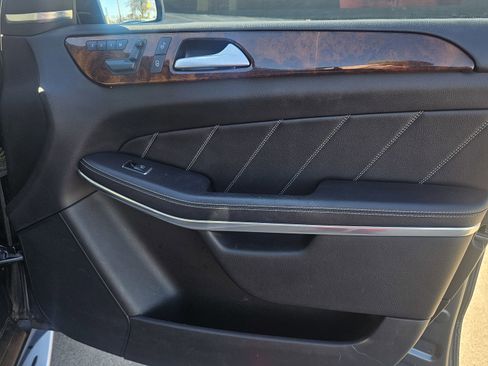 Used 2014 Mercedes-Benz GL 450 4MATIC 4dr GL 450 w/ Driver Assistance Package image 34