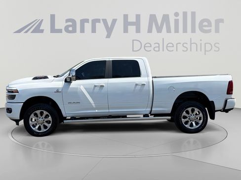 Used 2026 RAM 2500 Laramie w/ Sport Appearance Package AWD/4WD image 3