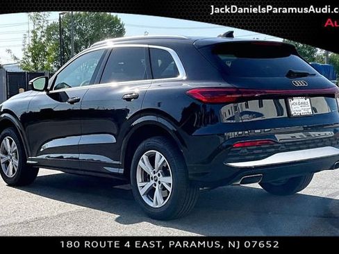 Used 2025 Audi Q5 Premium w/ Convenience Package AWD/4WD image 10