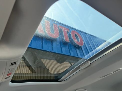 Used 2017 Volkswagen Golf SE w/ Driver Assistance Package FWD image 29