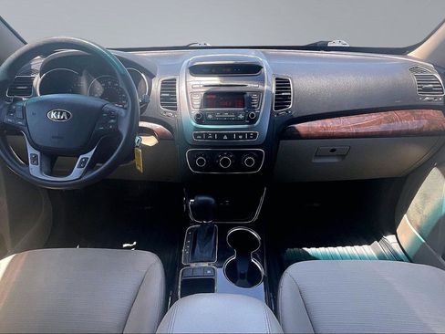 Used 2015 Kia Sorento LX FWD image 18