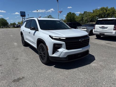 New 2026 Chevrolet Traverse LT w/ Midnight/Sport Edition FWD image 2